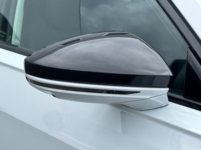 2024 AUDI A8 thumbnail 17