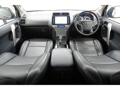 صورة 3 لـ 2021 Toyota LAND CRUISER PRADO