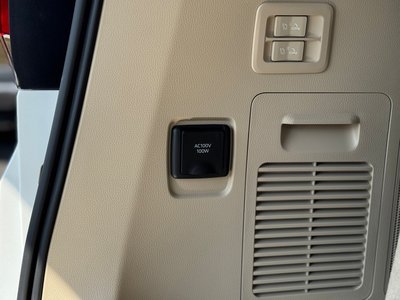 2025 Toyota LAND CRUISER 300 thumbnail 49