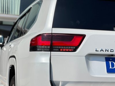 2025 Toyota LAND CRUISER 300 thumbnail 39
