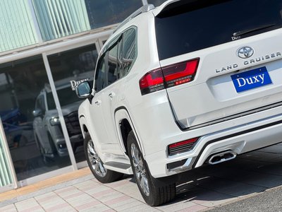 2025 Toyota LAND CRUISER 300 thumbnail 35