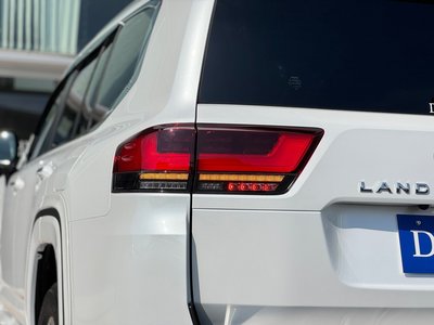 2025 Toyota LAND CRUISER 300 thumbnail 40
