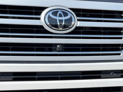 2025 Toyota LAND CRUISER 300 photo 16