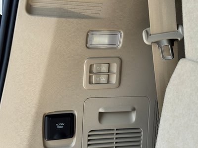 2025 Toyota LAND CRUISER 300 thumbnail 48