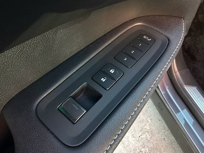 2025 Lexus RX thumbnail 39