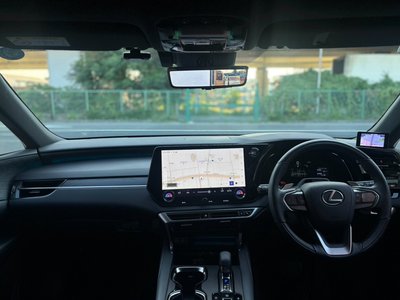 2025 Lexus RX thumbnail 17