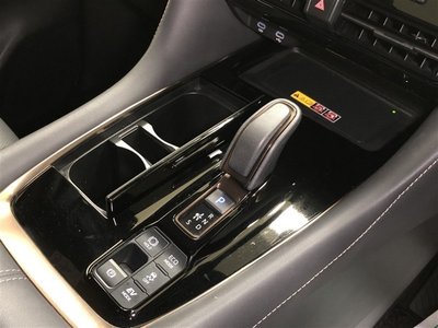 صورة 24 لـ 2024 Toyota ALPHARD