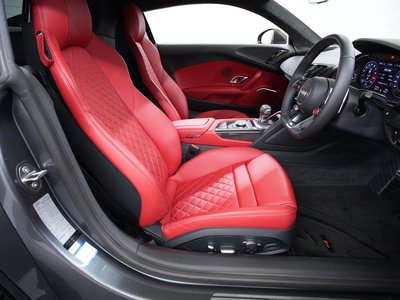 2021 AUDI R8 photo 2