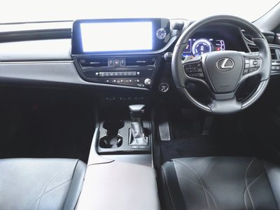 صورة مصغرة 12 لـ 2023 Lexus ES