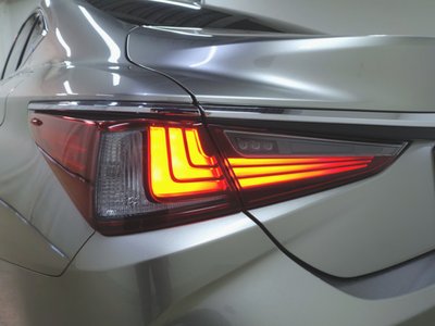 صورة مصغرة 5 لـ 2023 Lexus ES