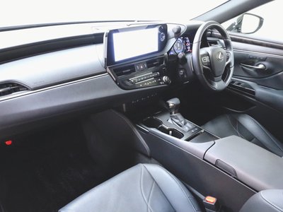 صورة مصغرة 11 لـ 2023 Lexus ES