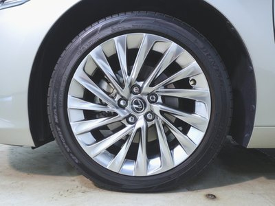 صورة مصغرة 32 لـ 2023 Lexus ES