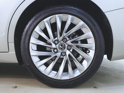 صورة مصغرة 31 لـ 2023 Lexus ES