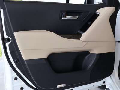 صورة 46 لـ 2023 Toyota LAND CRUISER 300