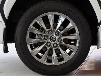 صورة 54 لـ 2023 Toyota LAND CRUISER 300