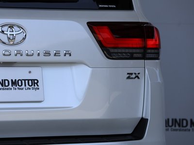 صورة 9 لـ 2023 Toyota LAND CRUISER 300