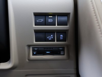صورة 30 لـ 2023 Toyota LAND CRUISER 300