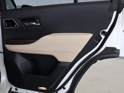 صورة 50 لـ 2023 Toyota LAND CRUISER 300