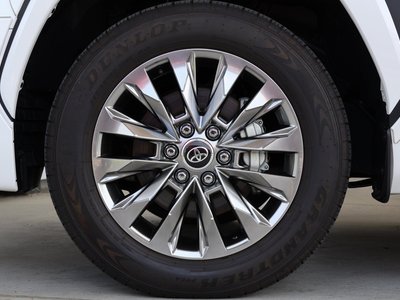 صورة 56 لـ 2023 Toyota LAND CRUISER 300