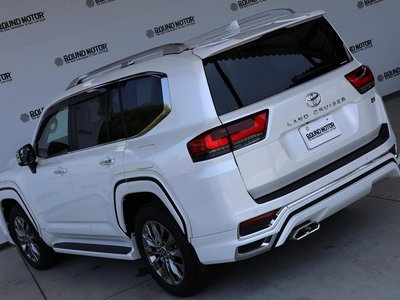 صورة 11 لـ 2023 Toyota LAND CRUISER 300