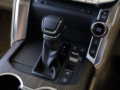 صورة 28 لـ 2023 Toyota LAND CRUISER 300