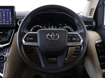 صورة 18 لـ 2023 Toyota LAND CRUISER 300