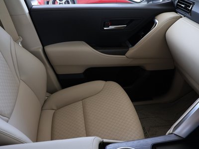 صورة 33 لـ 2023 Toyota LAND CRUISER 300