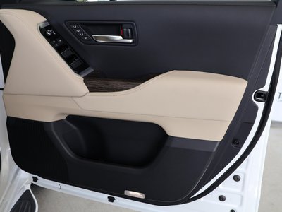 صورة 52 لـ 2023 Toyota LAND CRUISER 300