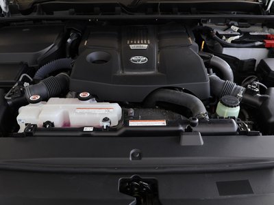صورة 44 لـ 2023 Toyota LAND CRUISER 300