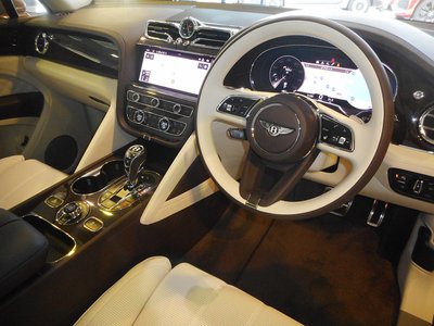 2022 Bentley BENTAYGA 照片 16