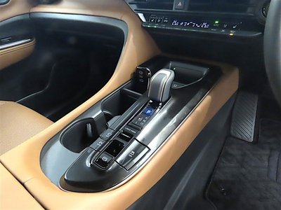 2026 Toyota CROWN ESTATE thumbnail 23