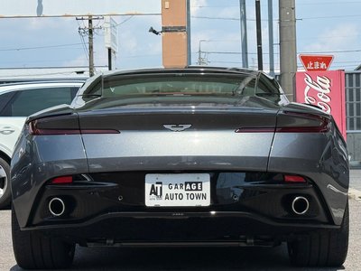 2017 Aston Martin DB11 — фото 5