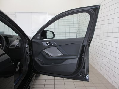 2026 BMW 1 SERIES thumbnail 24
