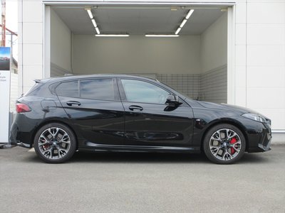 2026 BMW 1 SERIES photo 4