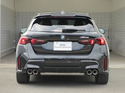 2026 BMW 1 SERIES photo 3