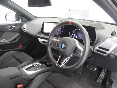 2026 BMW 1 SERIES thumbnail 18