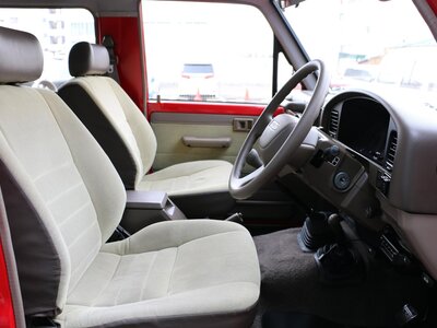 1998 Toyota LAND CRUISER 70 thumbnail 38