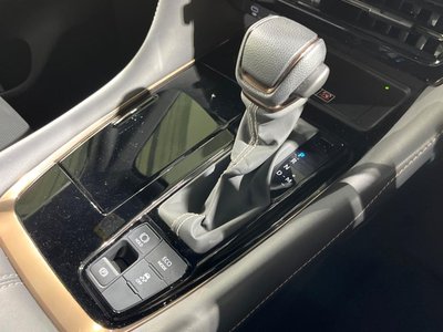 صورة 36 لـ 2024 Toyota ALPHARD