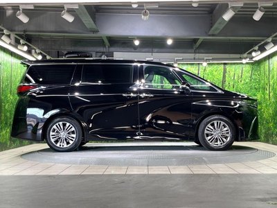 صورة 72 لـ 2024 Toyota ALPHARD