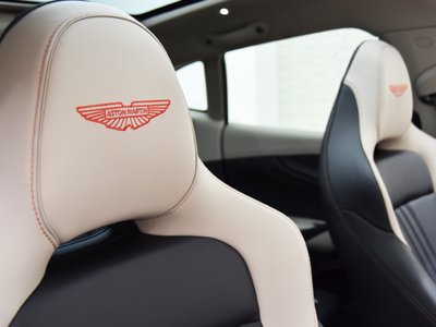 صورة مصغرة 24 لـ 2025 Aston Martin DBX