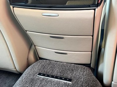 صورة 28 لـ 2019 Toyota CENTURY