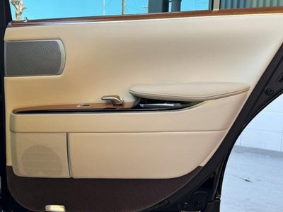 صورة 34 لـ 2019 Toyota CENTURY