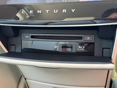 صورة 29 لـ 2019 Toyota CENTURY