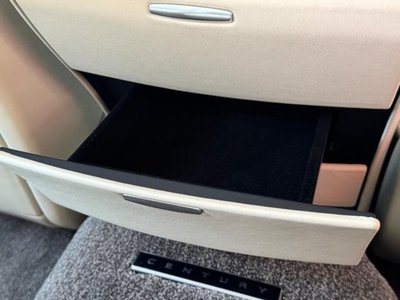 صورة 30 لـ 2019 Toyota CENTURY