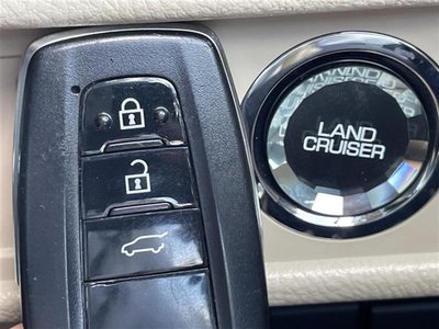 2023 Toyota LAND CRUISER PRADO thumbnail 24