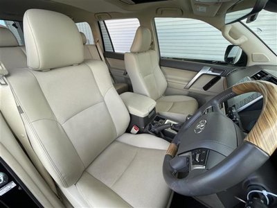 2023 Toyota LAND CRUISER PRADO photo 14