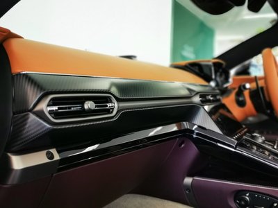 2025 Aston Martin VANTAGE — миниатюра 18