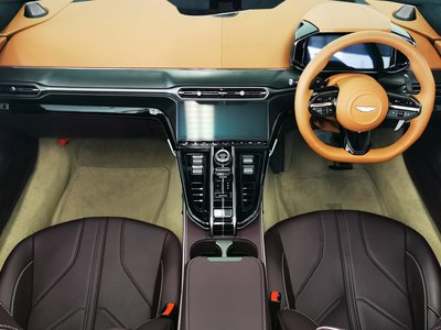 2025 Aston Martin VANTAGE — миниатюра 2