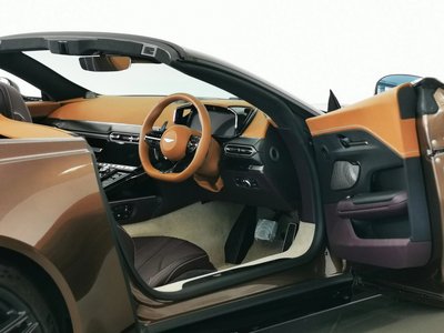 2025 Aston Martin VANTAGE — миниатюра 8