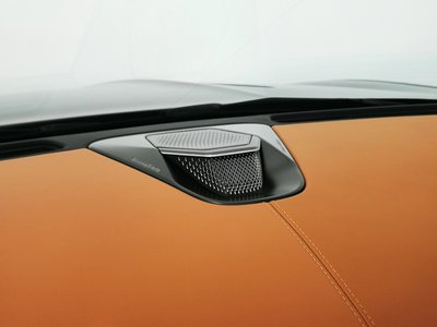 2025 Aston Martin VANTAGE — миниатюра 13
